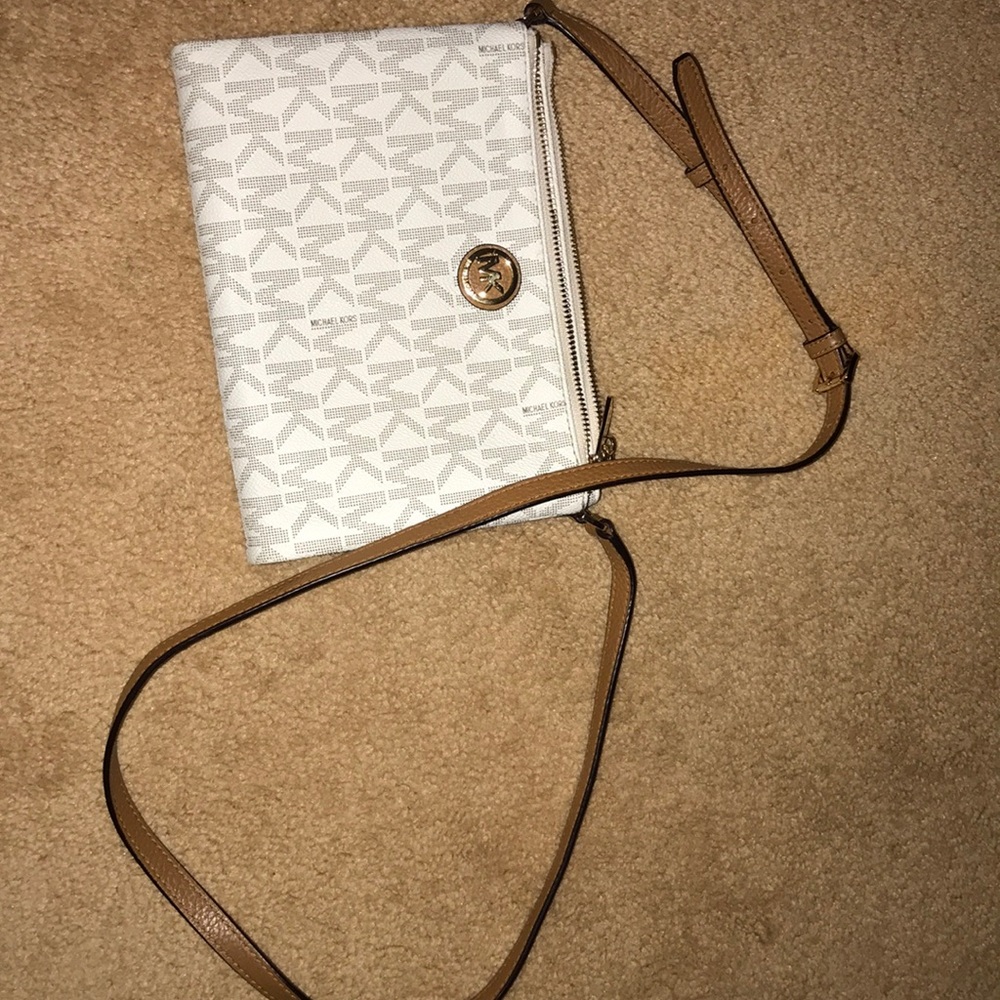 Michael kors crossbody